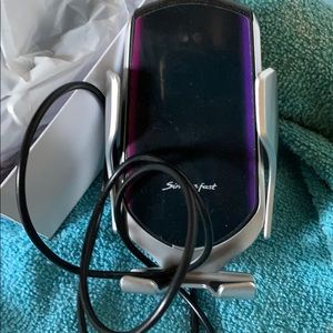 Smart Sensor Car Wireless Charger R1